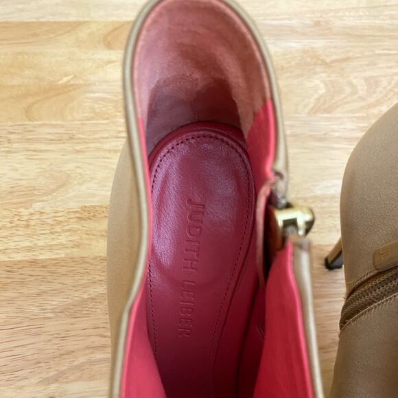 Judith Leiber Gold Tan Bow Booties Size 8B - Picture 7 of 11